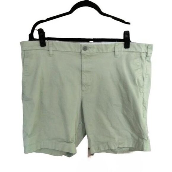 Dockers Supreme Flex Ultimate Mens Green Shorts Size 44 Classic Fit - Picture 2 of 12
